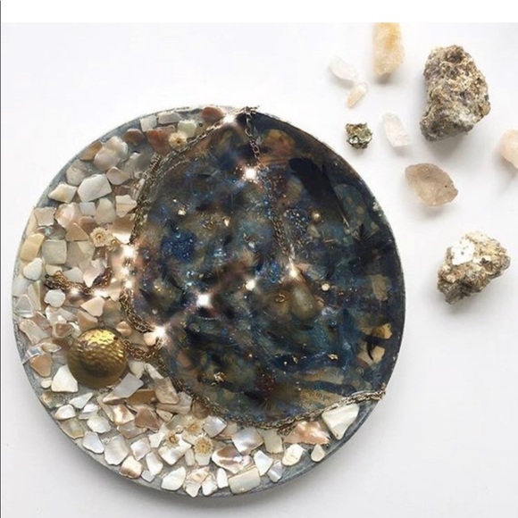 Man in Moon Plate Boho Resin Wall Art Jewelry Dish - Picture 5 of 5